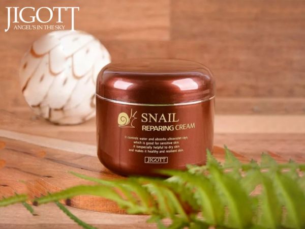 Rejuvenating cream with snail mucin Jigott Snail Reparing Cream 100ml Rejuvenating cream with snail mucin Jigott Snail Reparing Cream 100ml